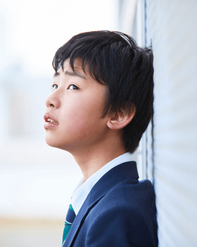 Child finding school uniform uncomfortable